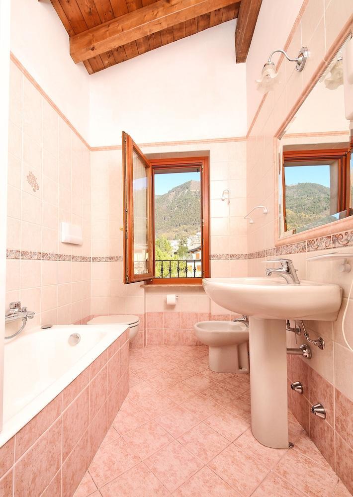 Residence Casa Gardola, Gtsgroup Tignale Buitenkant foto