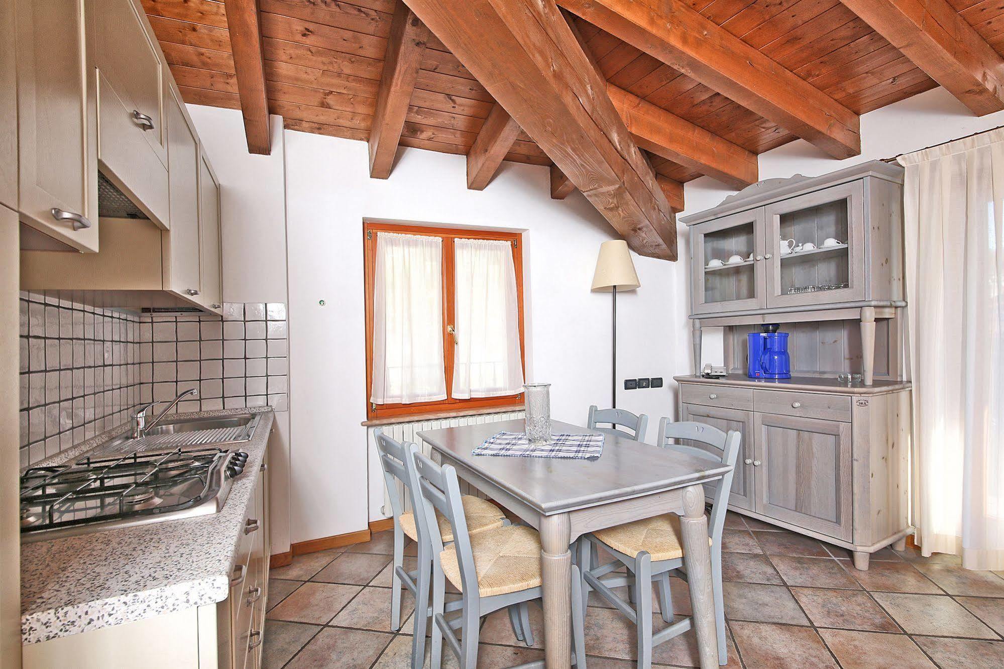 Residence Casa Gardola, Gtsgroup Tignale Buitenkant foto